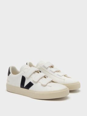 Veja Recife Sneaker in Extra White & Black size 37